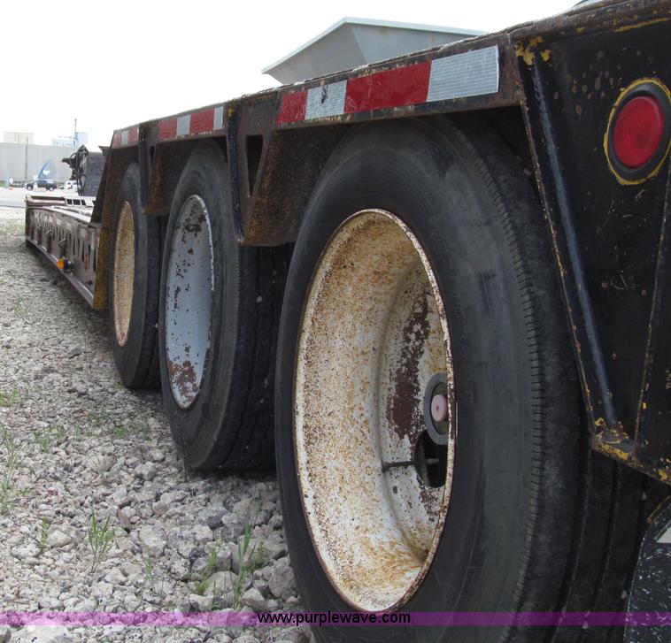 image for item D7370 1991 Trail King TK100HDG-493 triple axle lowboy trailer