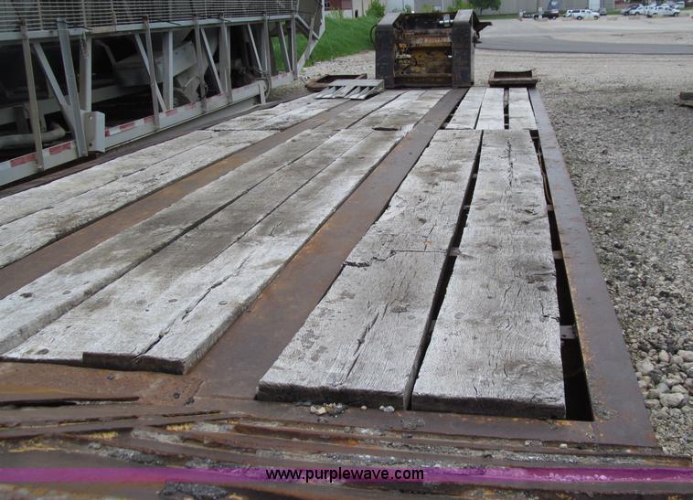 image for item D7370 1991 Trail King TK100HDG-493 triple axle lowboy trailer