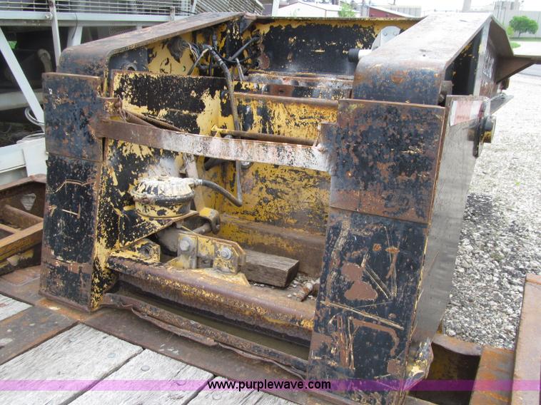 image for item D7370 1991 Trail King TK100HDG-493 triple axle lowboy trailer