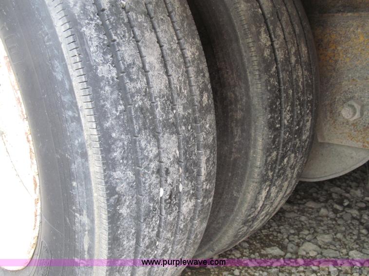 image for item D7370 1991 Trail King TK100HDG-493 triple axle lowboy trailer