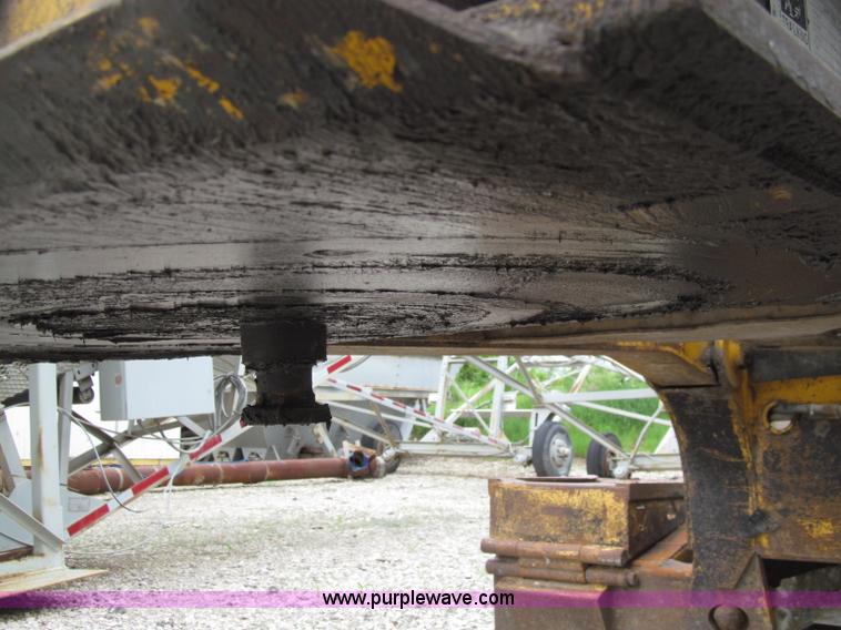 image for item D7370 1991 Trail King TK100HDG-493 triple axle lowboy trailer