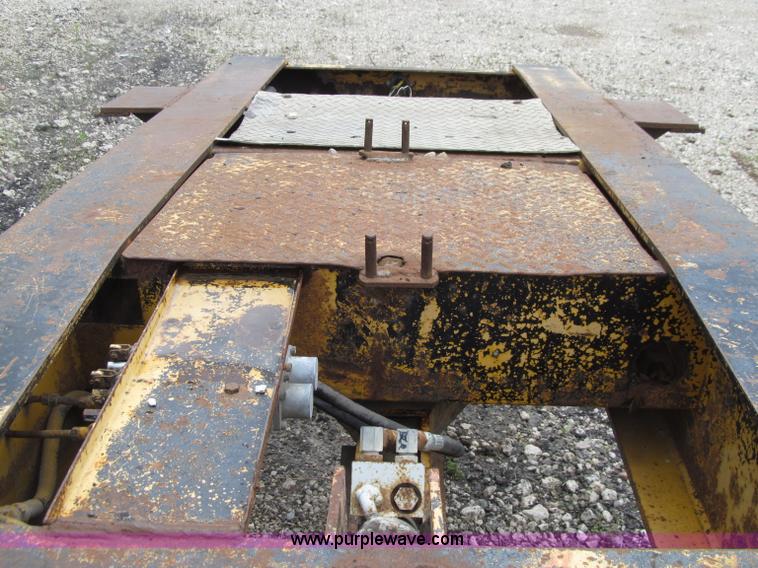 image for item D7370 1991 Trail King TK100HDG-493 triple axle lowboy trailer