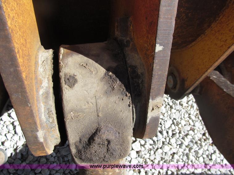 image for item D7371 1981 Caterpillar 966D wheel loader