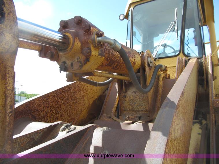 image for item D7371 1981 Caterpillar 966D wheel loader