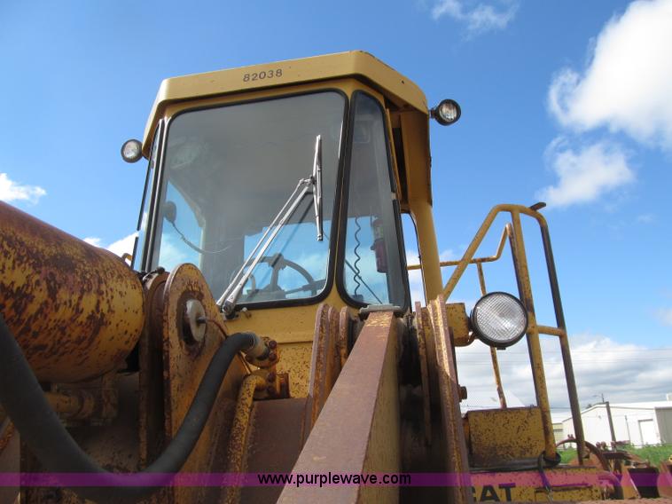 image for item D7371 1981 Caterpillar 966D wheel loader