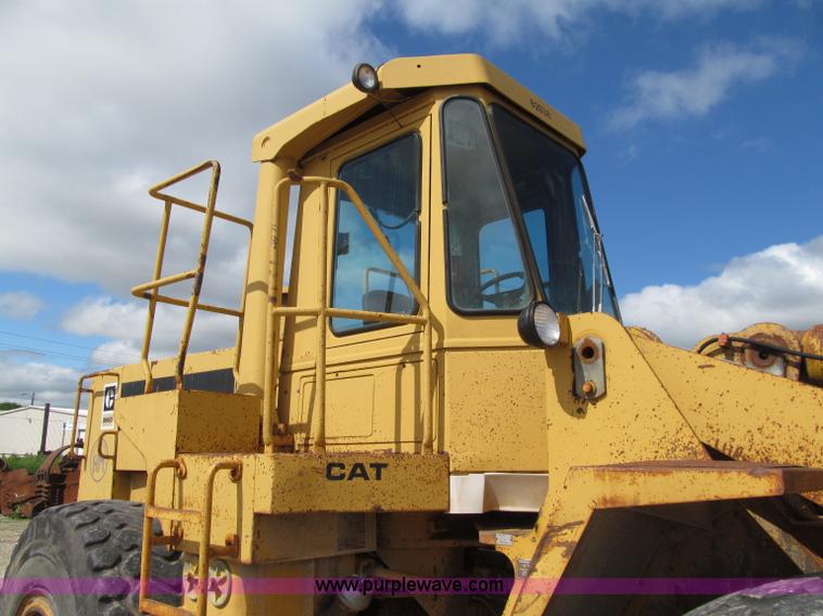 image for item D7371 1981 Caterpillar 966D wheel loader