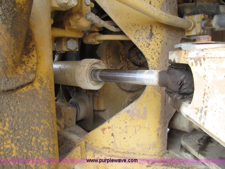image for item D7371 1981 Caterpillar 966D wheel loader