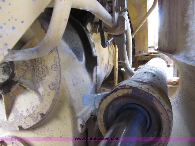 image for item D7371 1981 Caterpillar 966D wheel loader