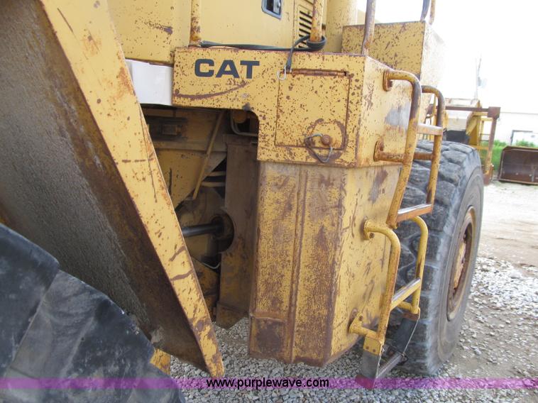 image for item D7371 1981 Caterpillar 966D wheel loader