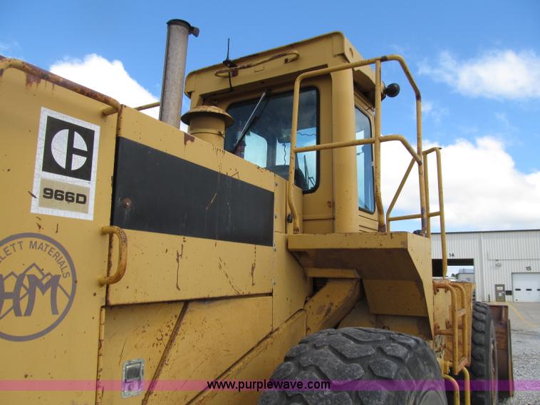image for item D7371 1981 Caterpillar 966D wheel loader