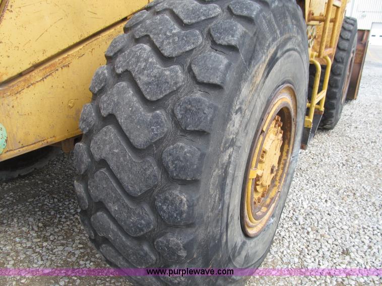 image for item D7371 1981 Caterpillar 966D wheel loader