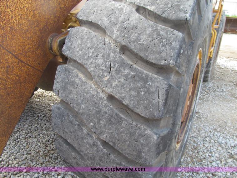 image for item D7371 1981 Caterpillar 966D wheel loader
