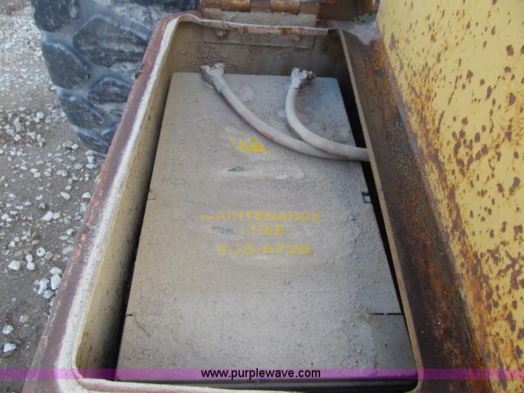 image for item D7371 1981 Caterpillar 966D wheel loader