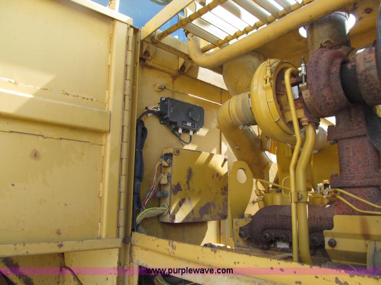 image for item D7371 1981 Caterpillar 966D wheel loader