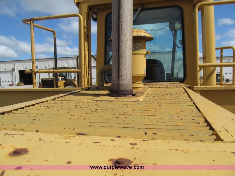 image for item D7371 1981 Caterpillar 966D wheel loader