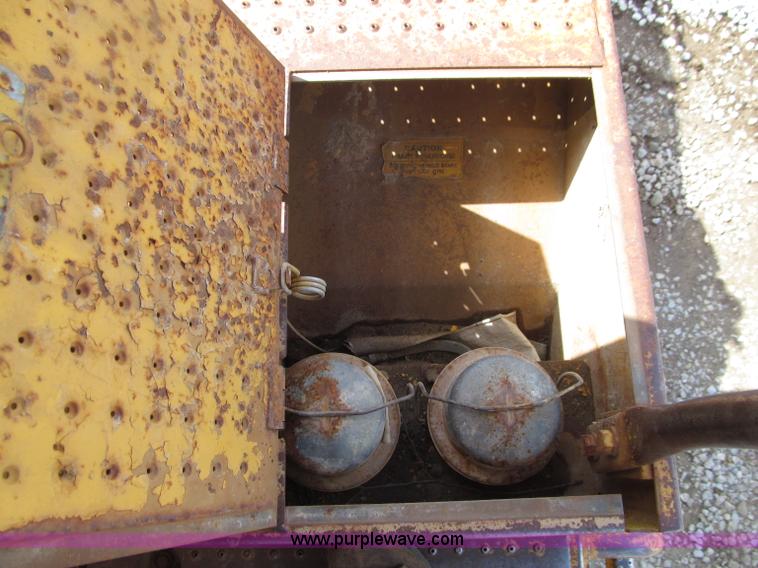 image for item D7371 1981 Caterpillar 966D wheel loader