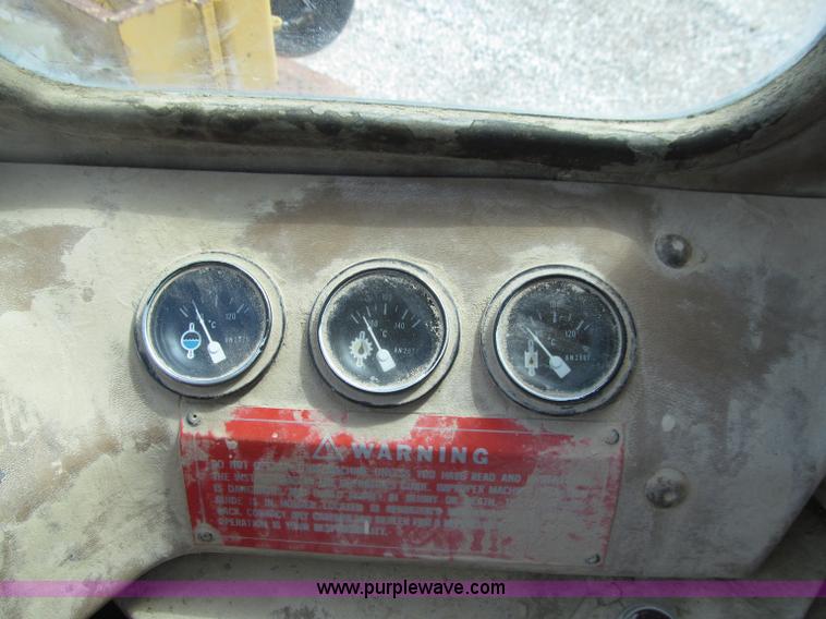 image for item D7371 1981 Caterpillar 966D wheel loader