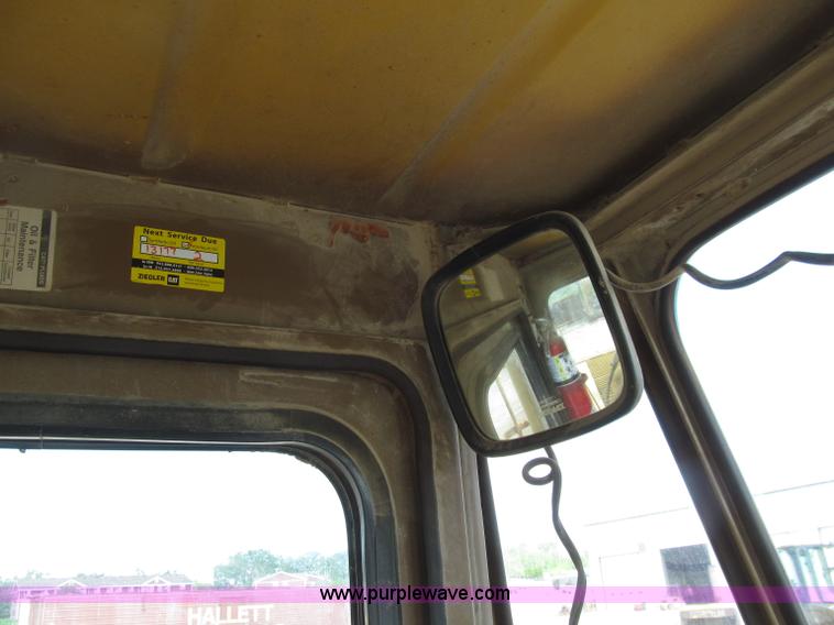 image for item D7371 1981 Caterpillar 966D wheel loader