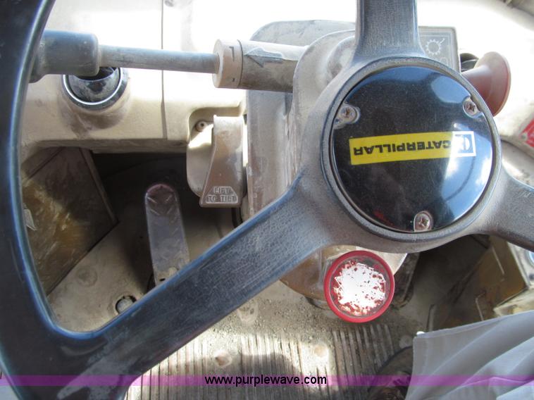 image for item D7371 1981 Caterpillar 966D wheel loader