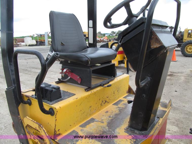 image for item D7372 1994 Dynapac CC102 Series 10 smooth drum vibratory roller