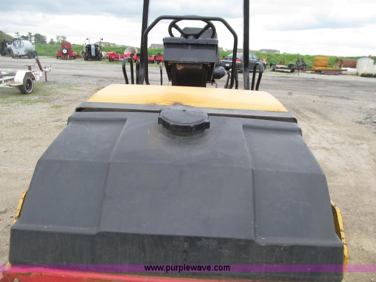 image for item D7372 1994 Dynapac CC102 Series 10 smooth drum vibratory roller
