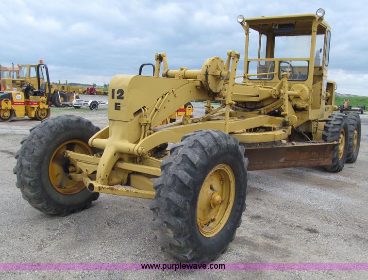 image for item D7374 1964 Caterpillar 12E motor grader
