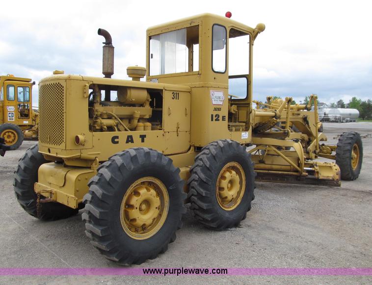 image for item D7374 1964 Caterpillar 12E motor grader