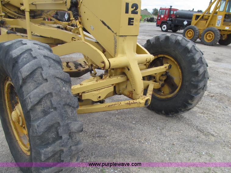 image for item D7374 1964 Caterpillar 12E motor grader