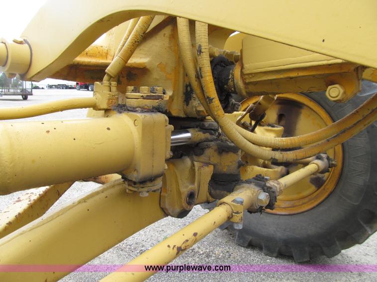 image for item D7374 1964 Caterpillar 12E motor grader
