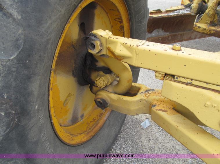 image for item D7374 1964 Caterpillar 12E motor grader