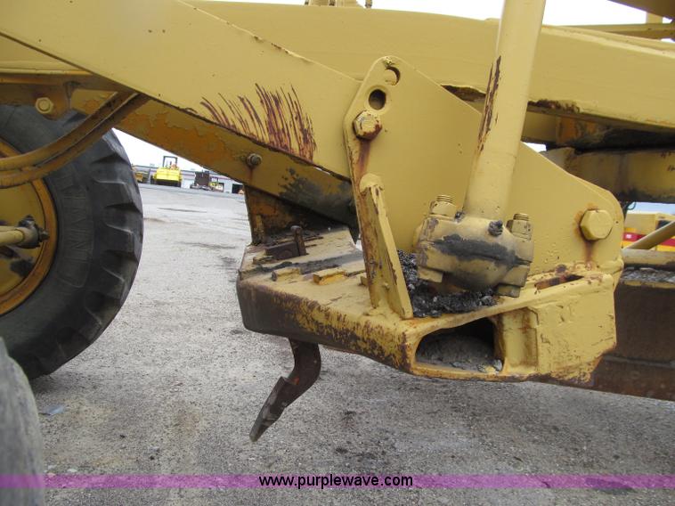 image for item D7374 1964 Caterpillar 12E motor grader