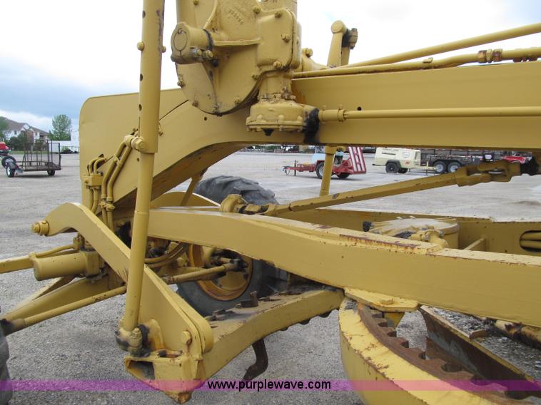 image for item D7374 1964 Caterpillar 12E motor grader