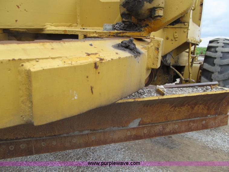image for item D7374 1964 Caterpillar 12E motor grader