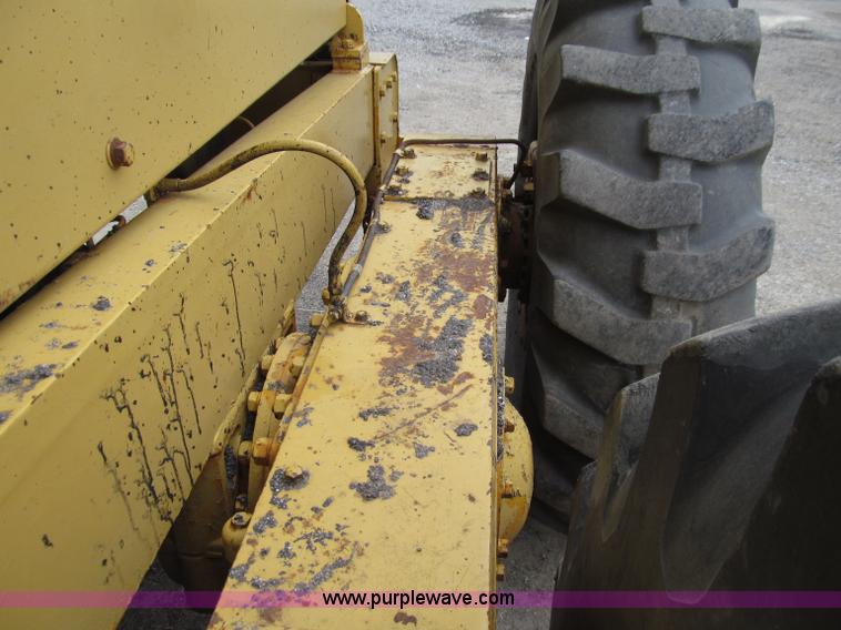 image for item D7374 1964 Caterpillar 12E motor grader