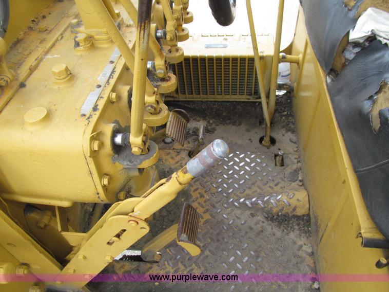 image for item D7374 1964 Caterpillar 12E motor grader
