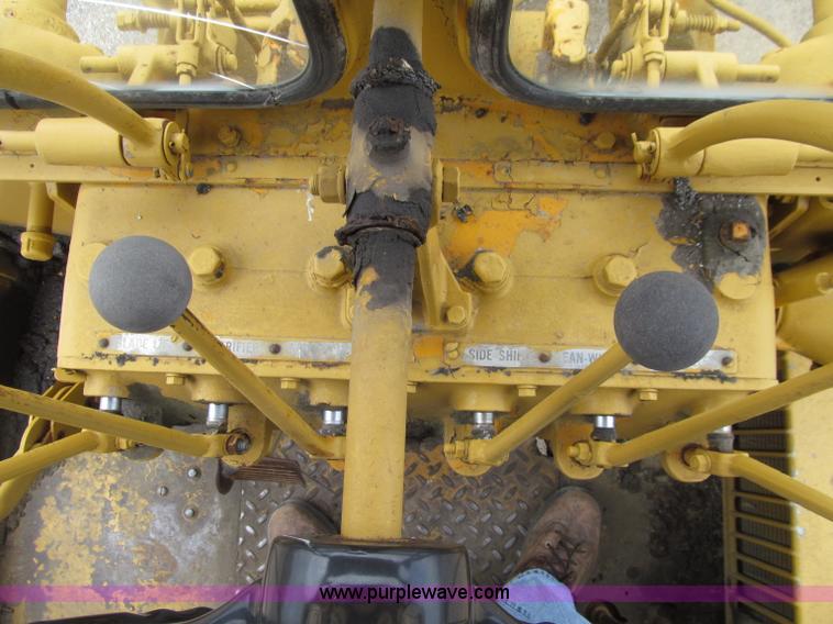 image for item D7374 1964 Caterpillar 12E motor grader