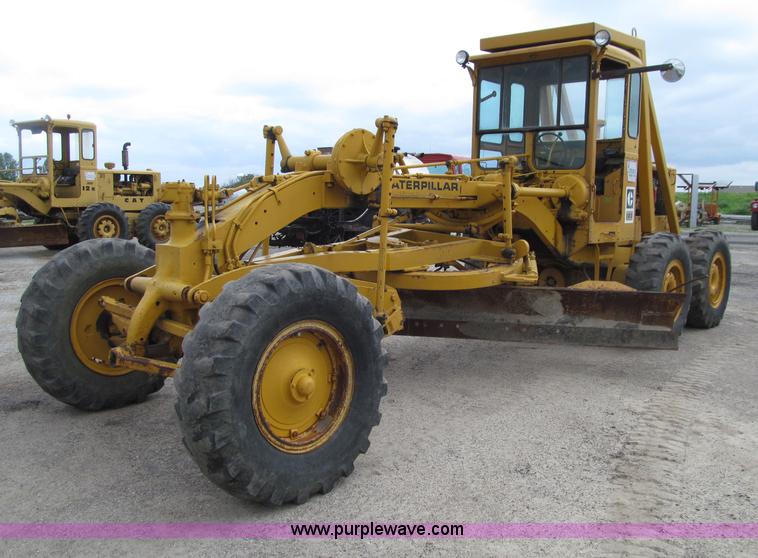 image for item D7375 1971 Caterpillar 120 motor grader