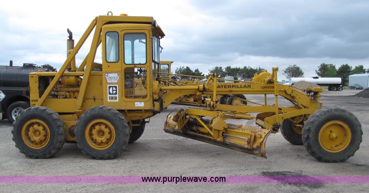 image for item D7375 1971 Caterpillar 120 motor grader