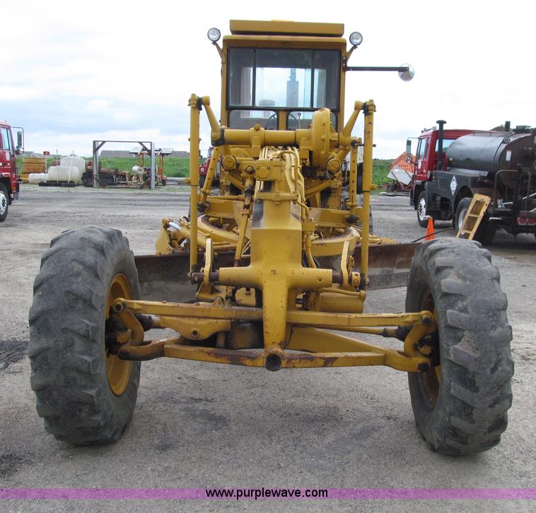 image for item D7375 1971 Caterpillar 120 motor grader