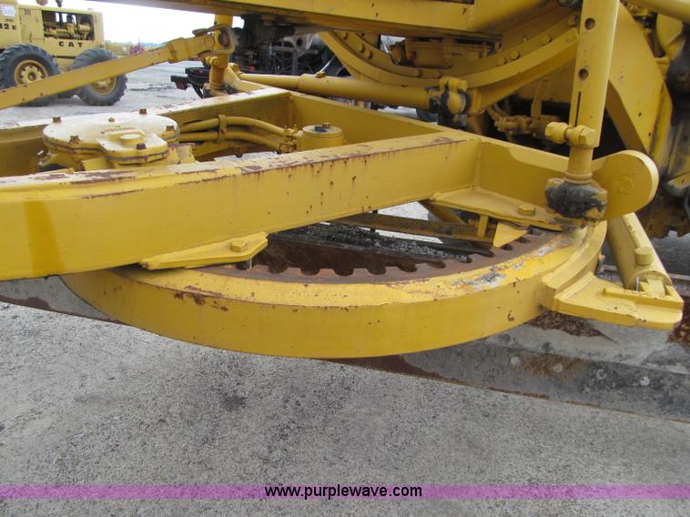 image for item D7375 1971 Caterpillar 120 motor grader
