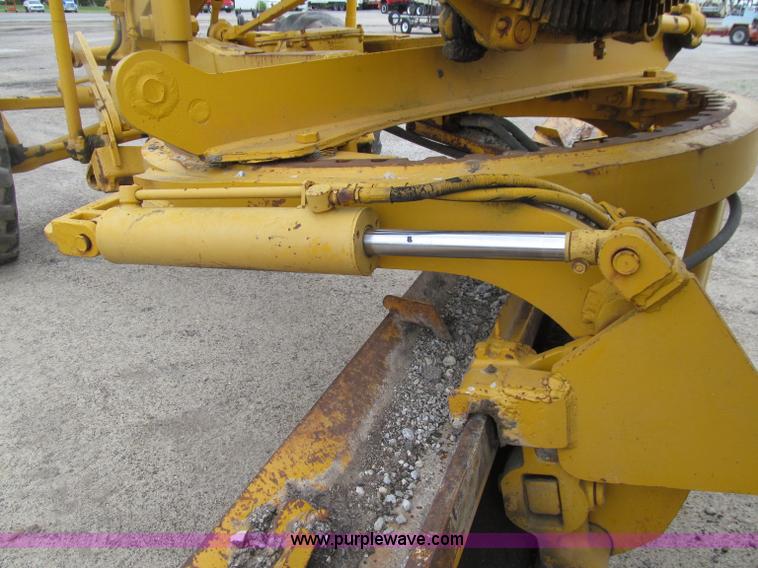 image for item D7375 1971 Caterpillar 120 motor grader