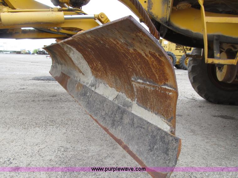 image for item D7375 1971 Caterpillar 120 motor grader