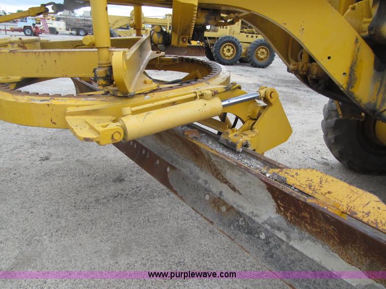 image for item D7375 1971 Caterpillar 120 motor grader