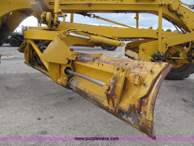 image for item D7375 1971 Caterpillar 120 motor grader