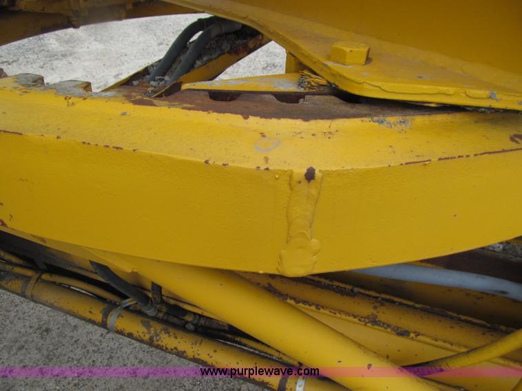 image for item D7375 1971 Caterpillar 120 motor grader