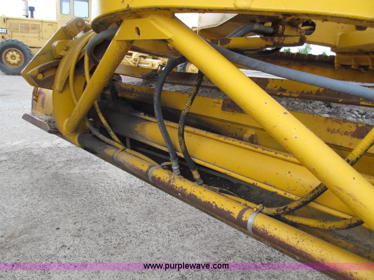 image for item D7375 1971 Caterpillar 120 motor grader