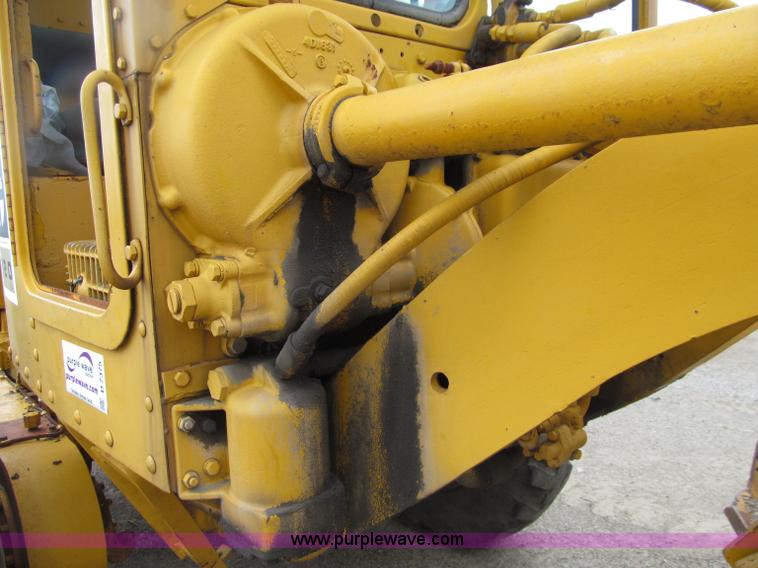 image for item D7375 1971 Caterpillar 120 motor grader