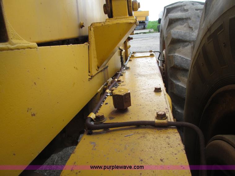 image for item D7375 1971 Caterpillar 120 motor grader