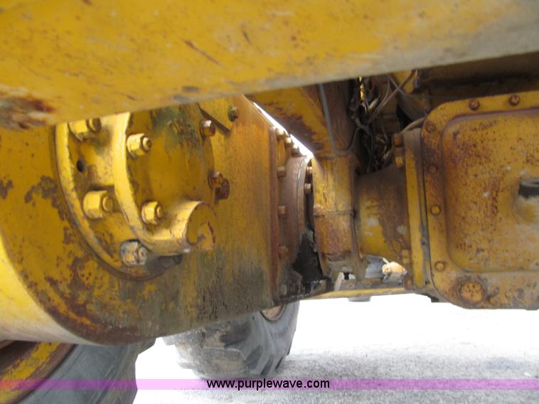 image for item D7375 1971 Caterpillar 120 motor grader