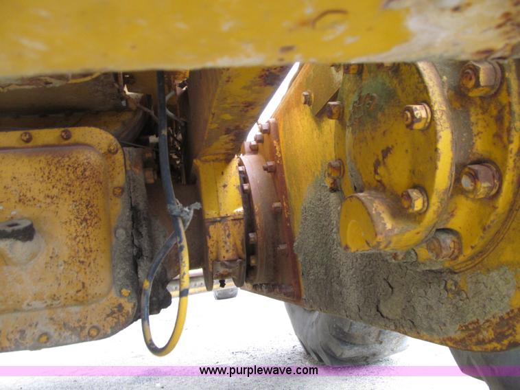 image for item D7375 1971 Caterpillar 120 motor grader